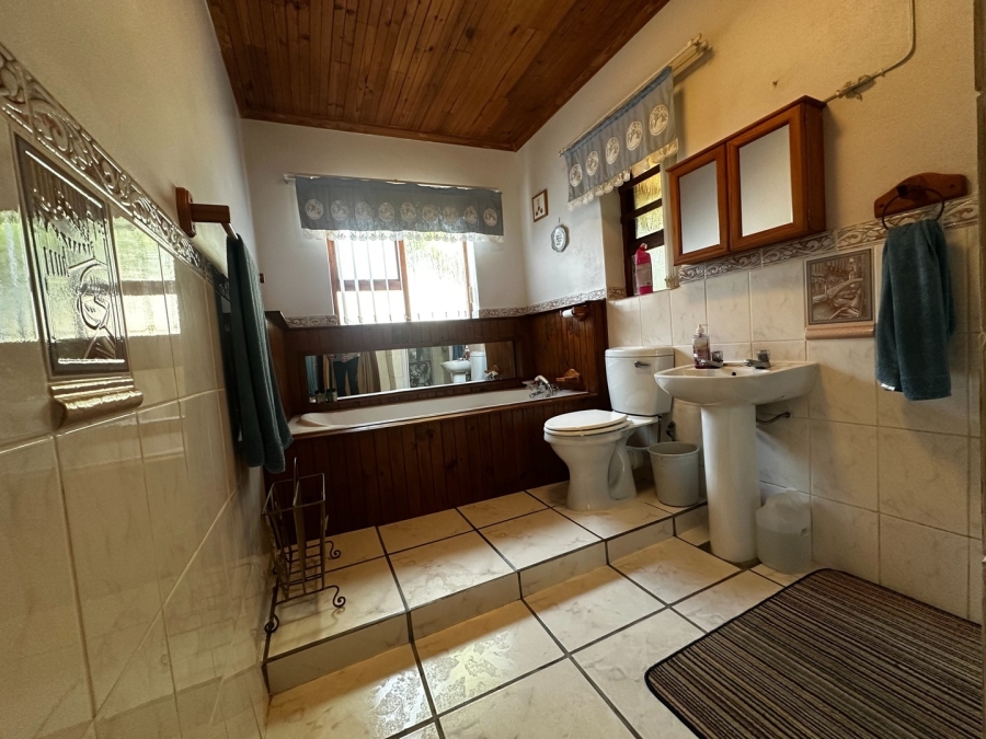 5 Bedroom Property for Sale in Pringle Bay Western Cape